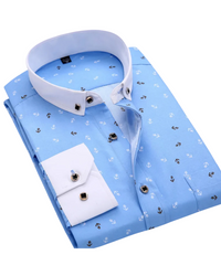 Bleu clair avec col blanc et ancres